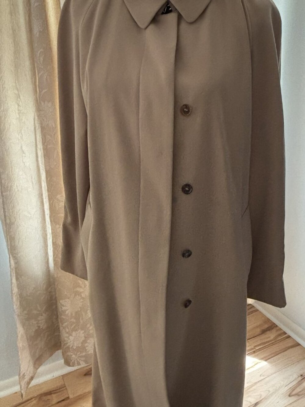 Burberry Unisex Tan Trench Coat, with Belt, Hidden Buttons - Picture 12 of 12